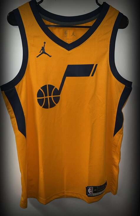 Utah Jazz Jordan NBA Connected Jersey Gold Black Size M - Picture 2 of 8